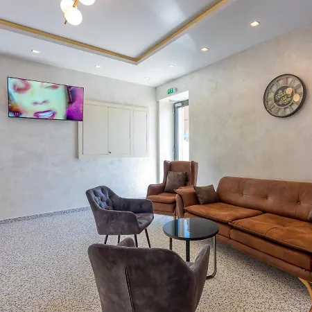 San Valentino Palace 乌马格