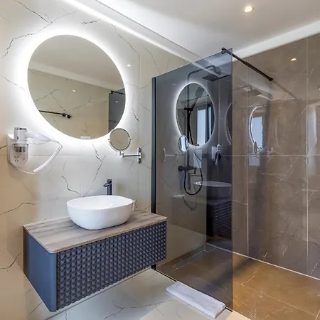 San Valentino Palace 公寓式酒店 4*