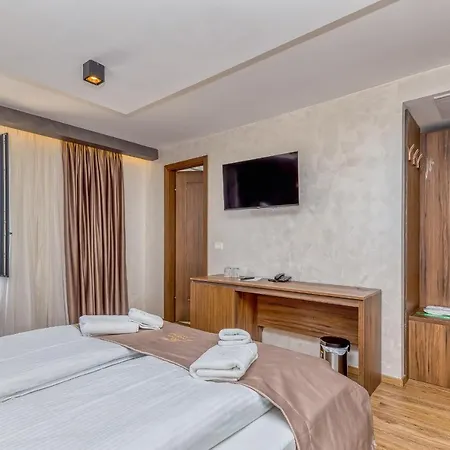 San Valentino Palace 公寓式酒店 4*