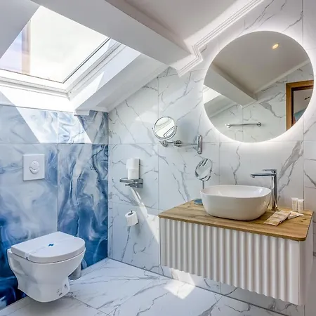 San Valentino Palace 公寓式酒店 4*