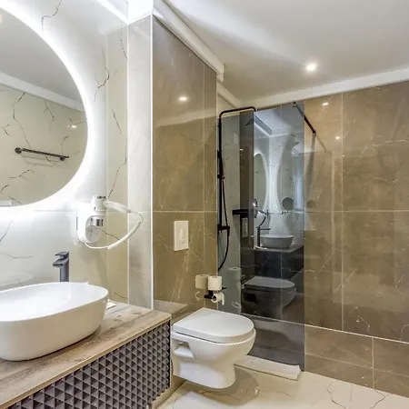 San Valentino Palace 公寓式酒店 4*