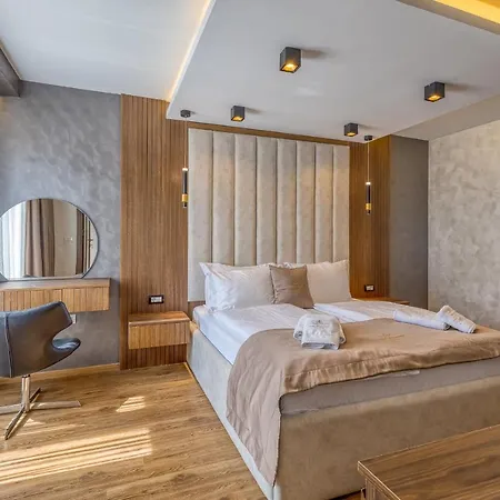 San Valentino Palace 4* أوماغ