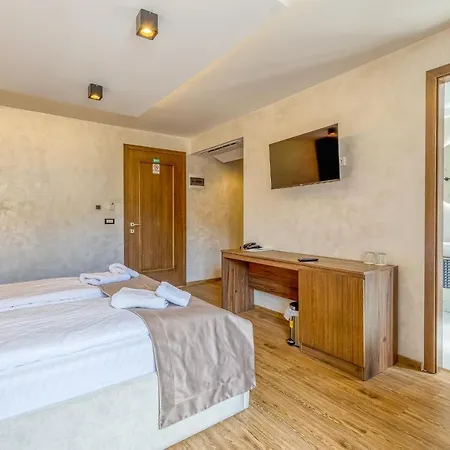 San Valentino Palace 4* أوماغ